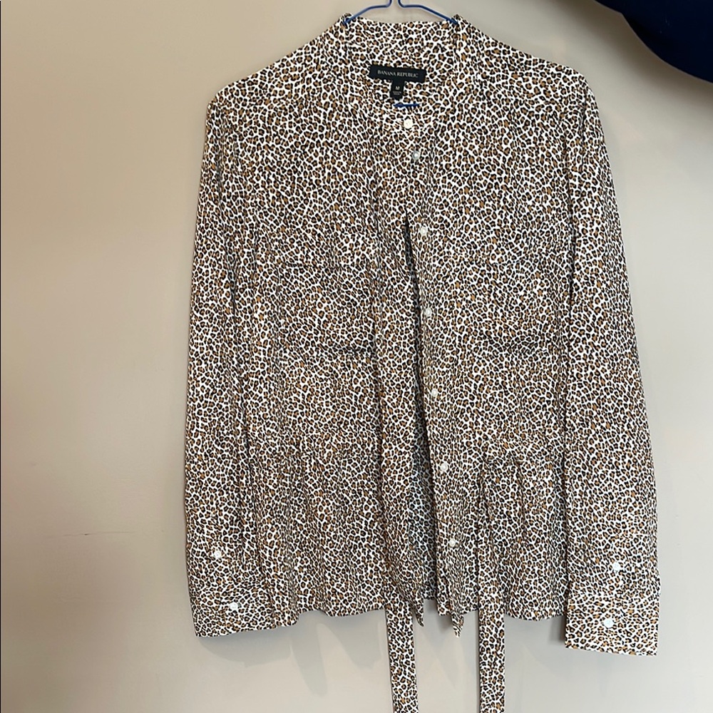Banana Republic Silver Long Sleeve Mandarin Collar Blouse